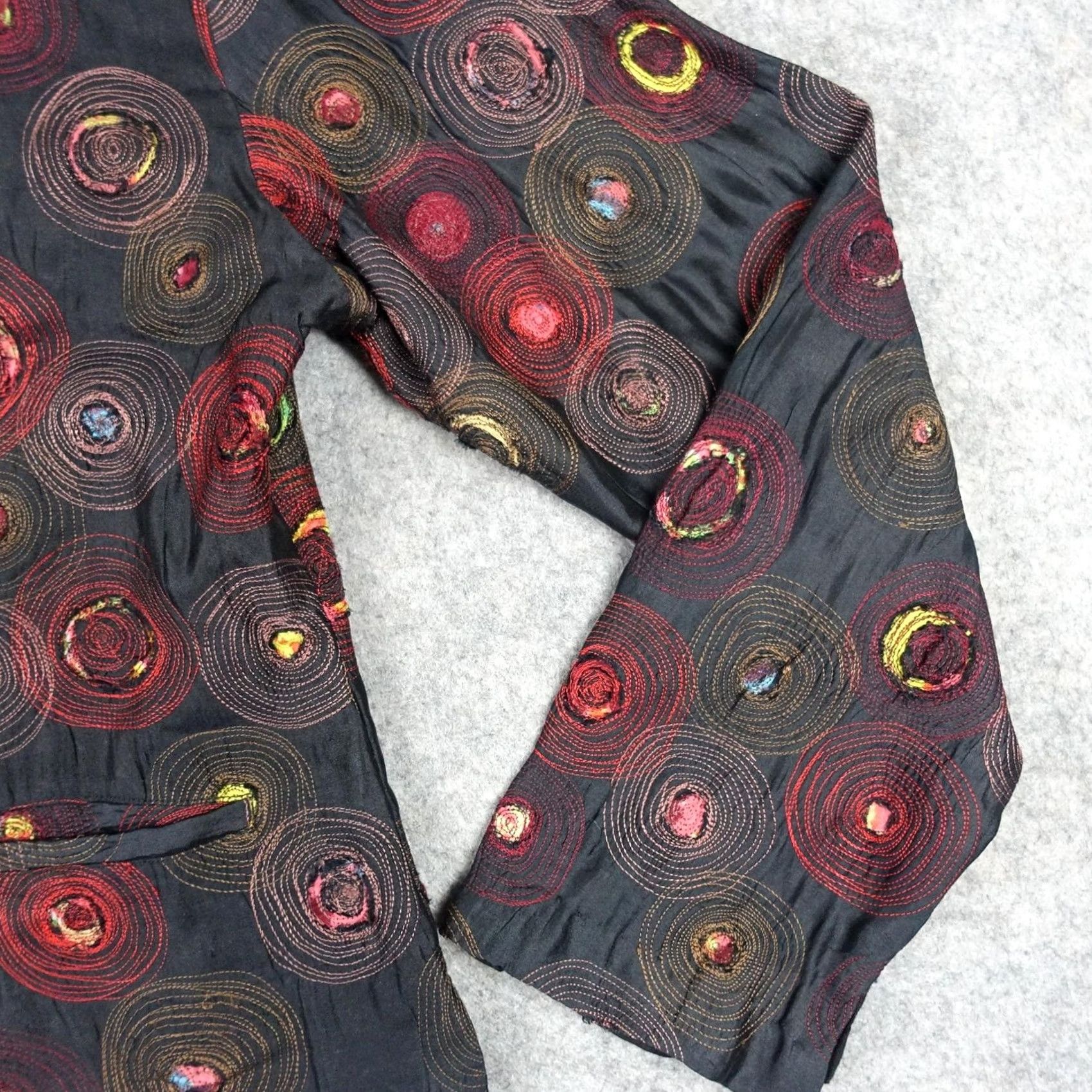Vintage VINTAGE Neeru Kumar Jacket Womens Small Black Silk Embroidered Geometric VTG Size S / US 4 / IT 40 - 5 Thumbnail