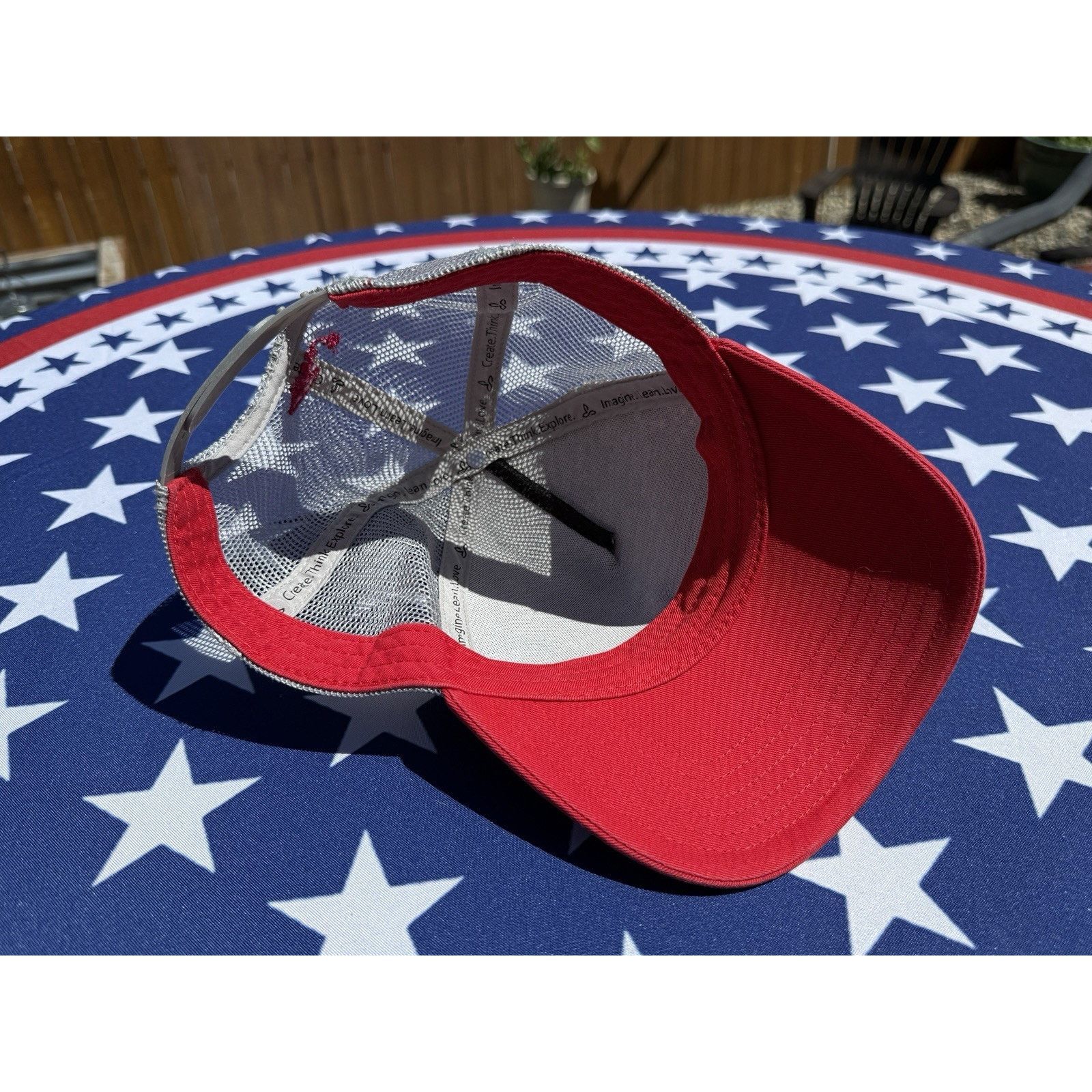 Prana prAna Women’s Red Mesh Trucker Baseball Hat Adjustable, EUC Size ONE SIZE - 5 Thumbnail