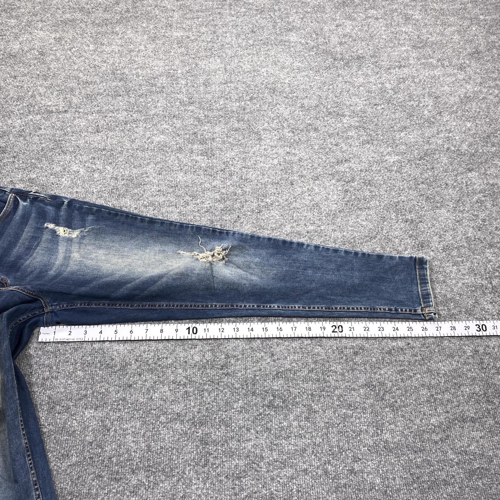 Vintage Ginger Jeans Womens 30 Blue Medium Wash Distressed Skinny Stretch Denim Jeans Size 30" / US 8 / IT 44 - 7 Thumbnail