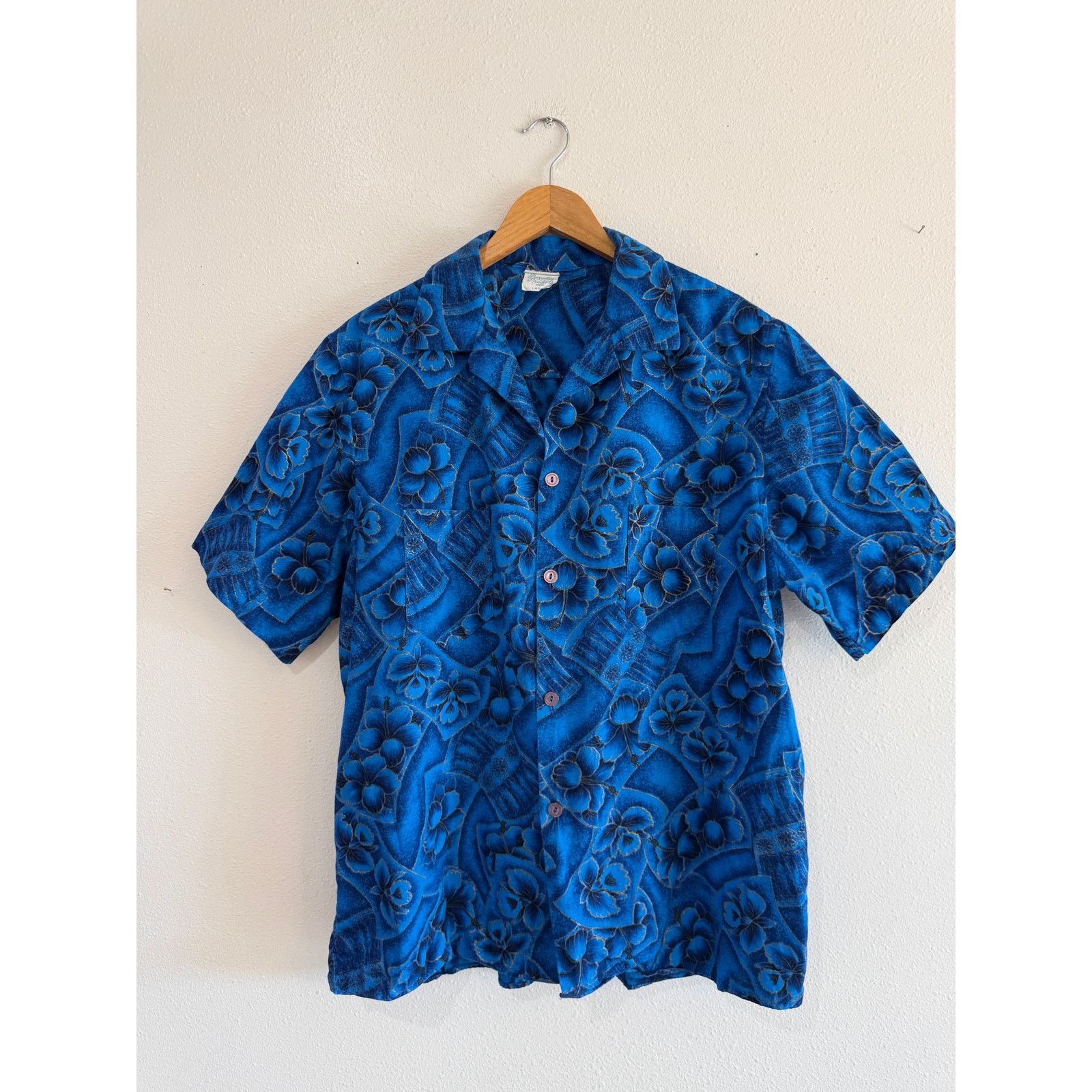 Vintage 70s Blue Hawaiian Tiki Button Up size large Size US L / EU 52-54 / 3 - 1 Thumbnail