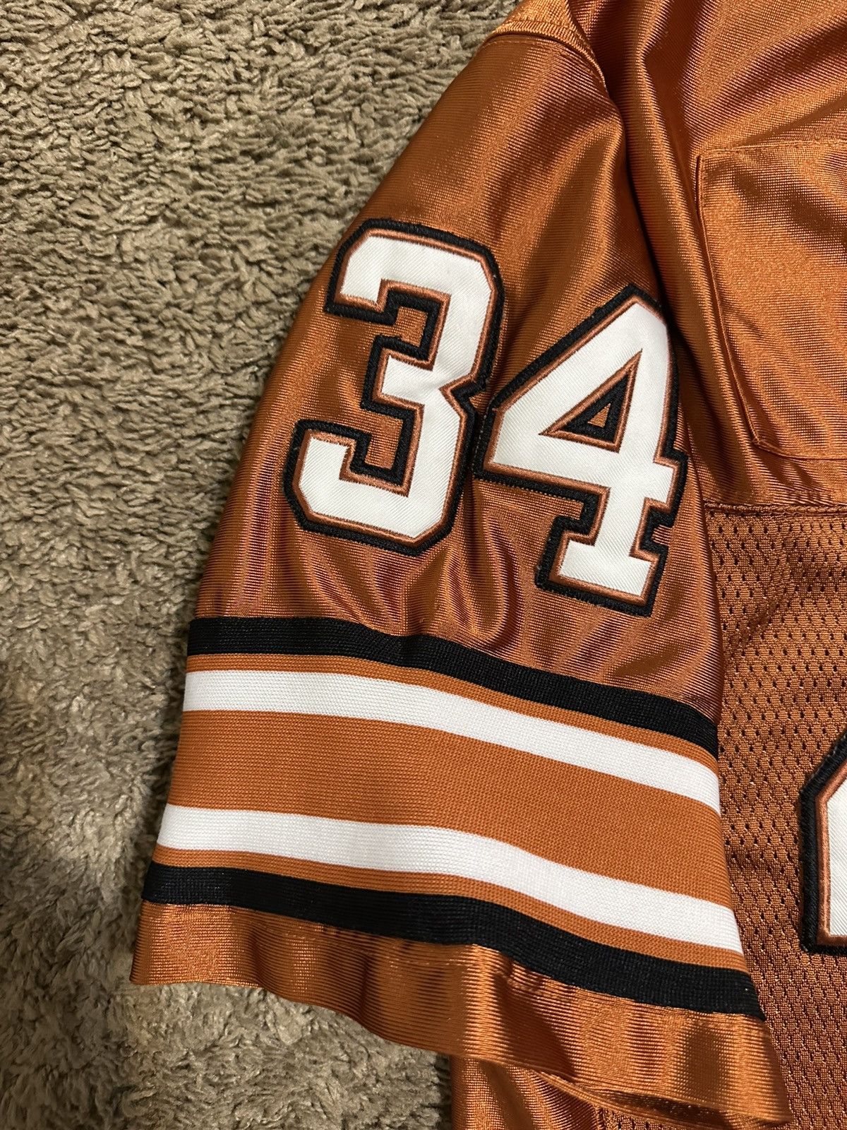 NCAA Vintage NCAA Texas Longhorns jersey 00s size large Size US L / EU 52-54 / 3 - 3 Thumbnail