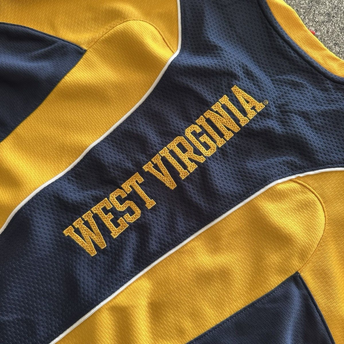 Nike Nike West Virginia Vintage Jersey Shirt Mens XL Team Fit Dry Size US XL / EU 56 / 4 - 8 Thumbnail