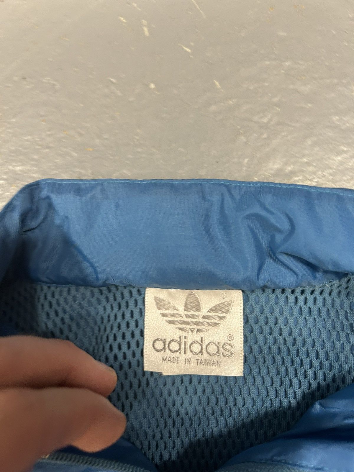 Adidas × Vintage Crazy Vintage Y2K Adidas Blue Script Windbreaker Jacket Size US M / EU 48-50 / 2 - 4 Thumbnail