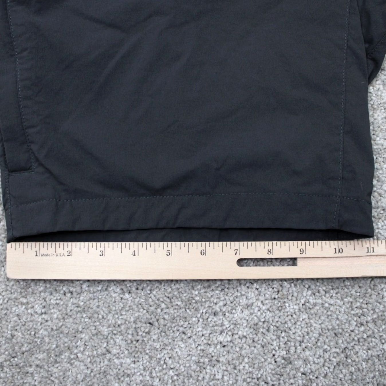 The North Face The North Face Cargo Shorts Men 36 Black Nylon Stretch 9" Inseam Flat Front Front 9in Inseam Size US 36 / EU 52 - 5 Thumbnail