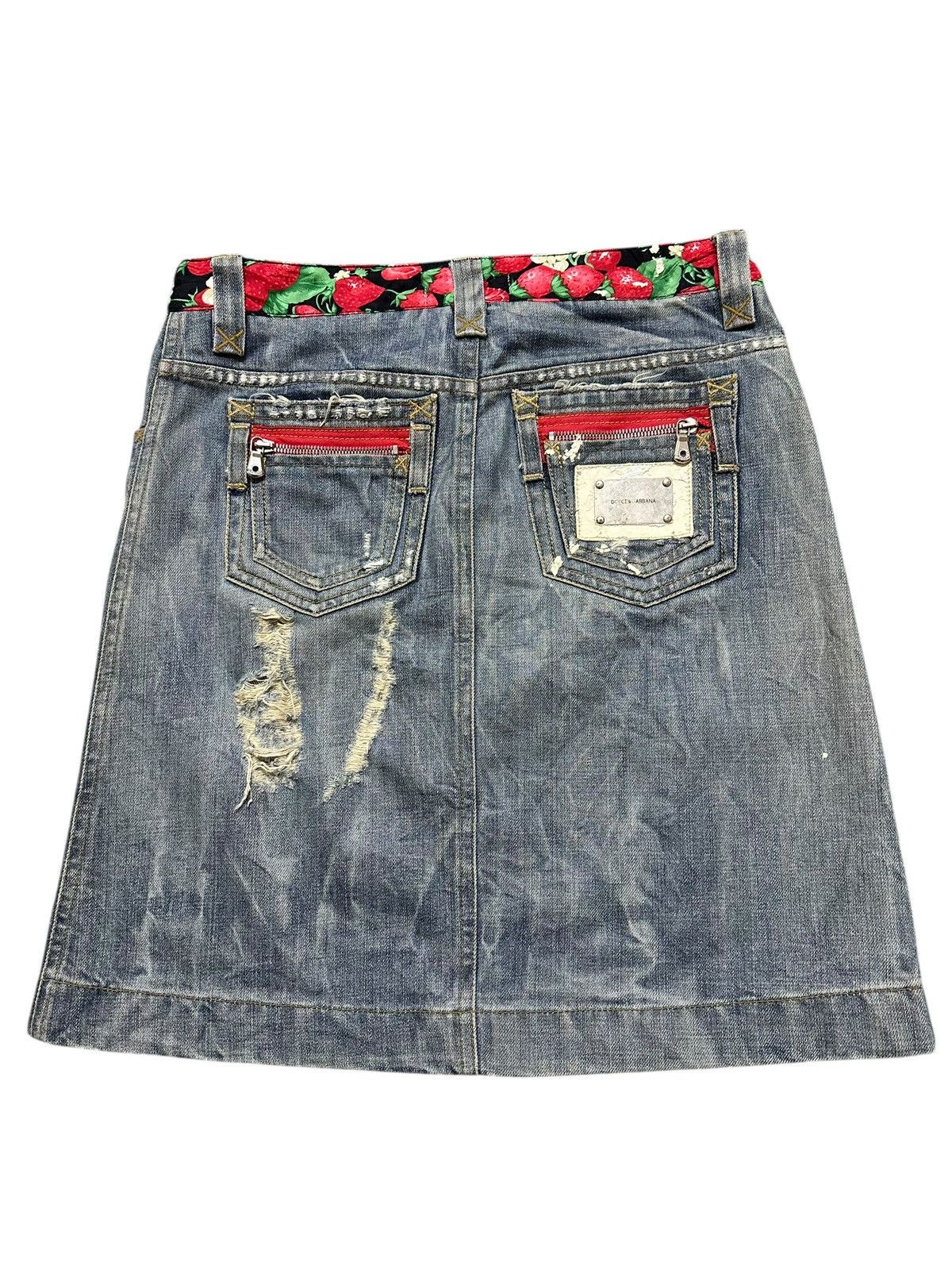 Dolce & Gabbana Vintage Dolce & Gabbana Faded Wash Distressed Style Skirt Size 30" / US 8 / IT 44 - 2 Thumbnail