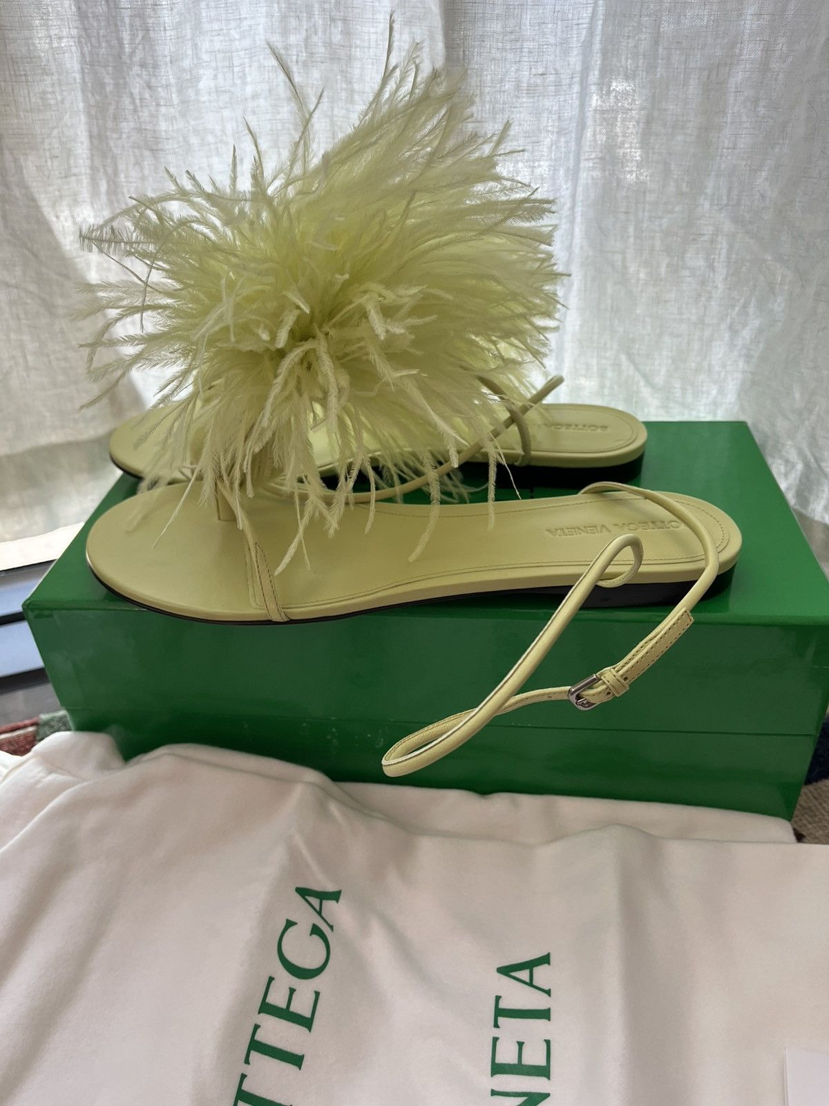 Bottega Veneta BNWB Bottega Veneta Feather Sandals EU38.5 Size US 8.5 / IT 38.5 - 7 Thumbnail