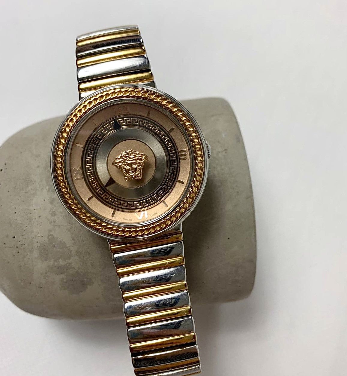 Versace Versace Medusa Watch Size ONE SIZE - 1 Thumbnail