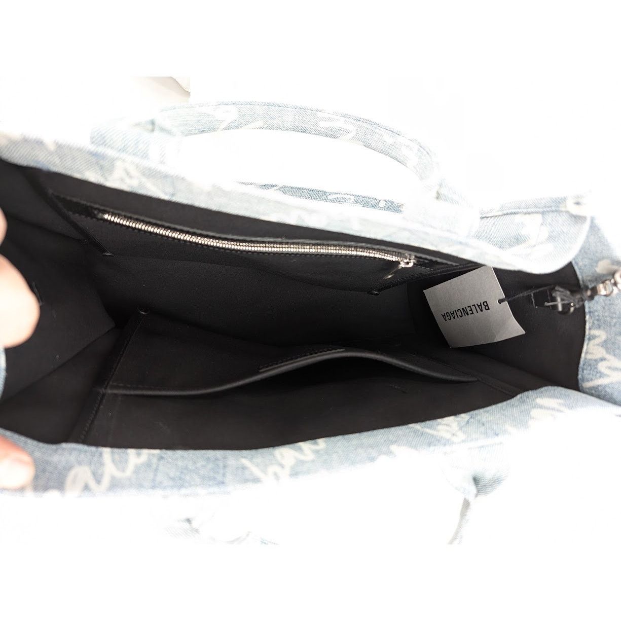 Balenciaga o1rshd1 Size: OS / Scribble Printed Denim Hardware Tote Bag Size ONE SIZE - 16 Thumbnail