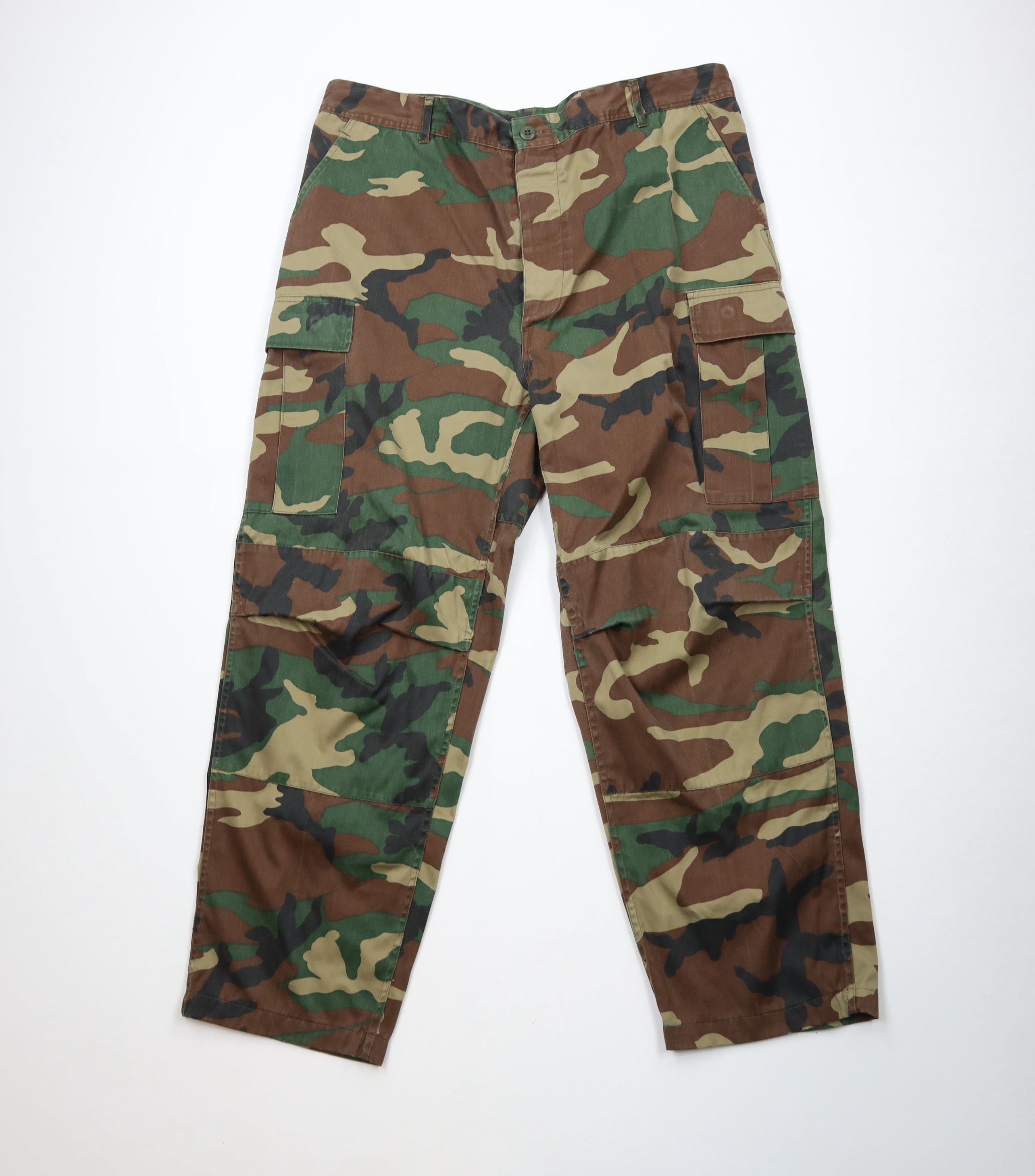 Vintage Vintage 90s Streetwear Wide Leg Woodland Camouflage Pants Size US 38 / EU 54 - 1 Thumbnail