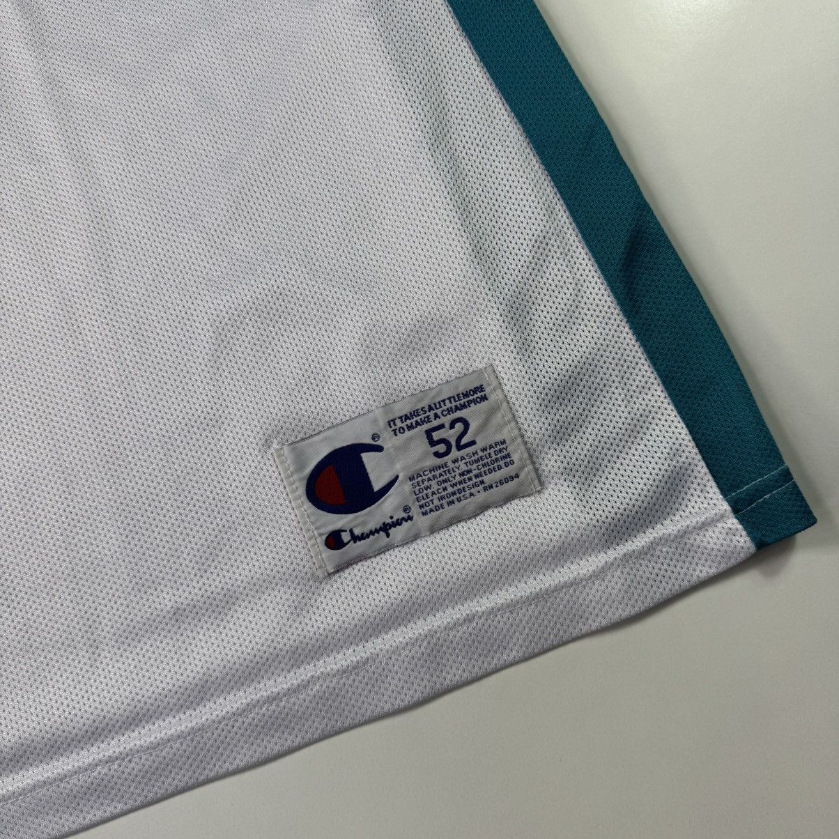 Champion × NBA × Vintage Detroit Pistons #33 Grant Hill Vintage Champion 1997 Jersey Size US XL / EU 56 / 4 - 4 Thumbnail