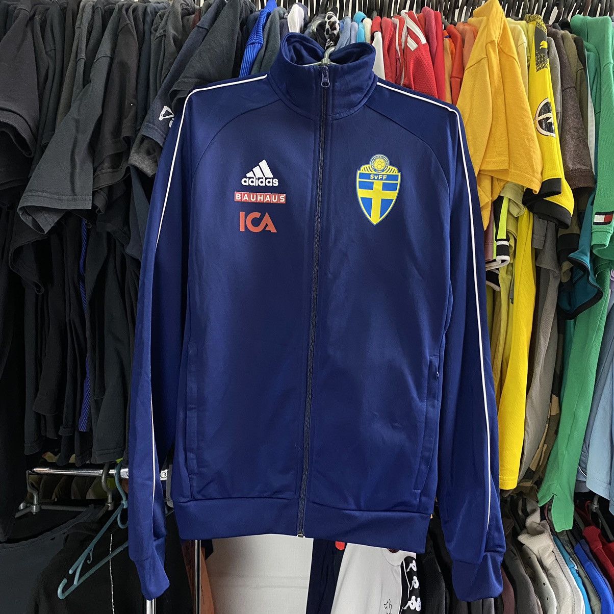 Vintage Vintage Adidas FC Sweden National Team Soccer Sweatshirt Size US XS / EU 42 / 0 - 1 Thumbnail