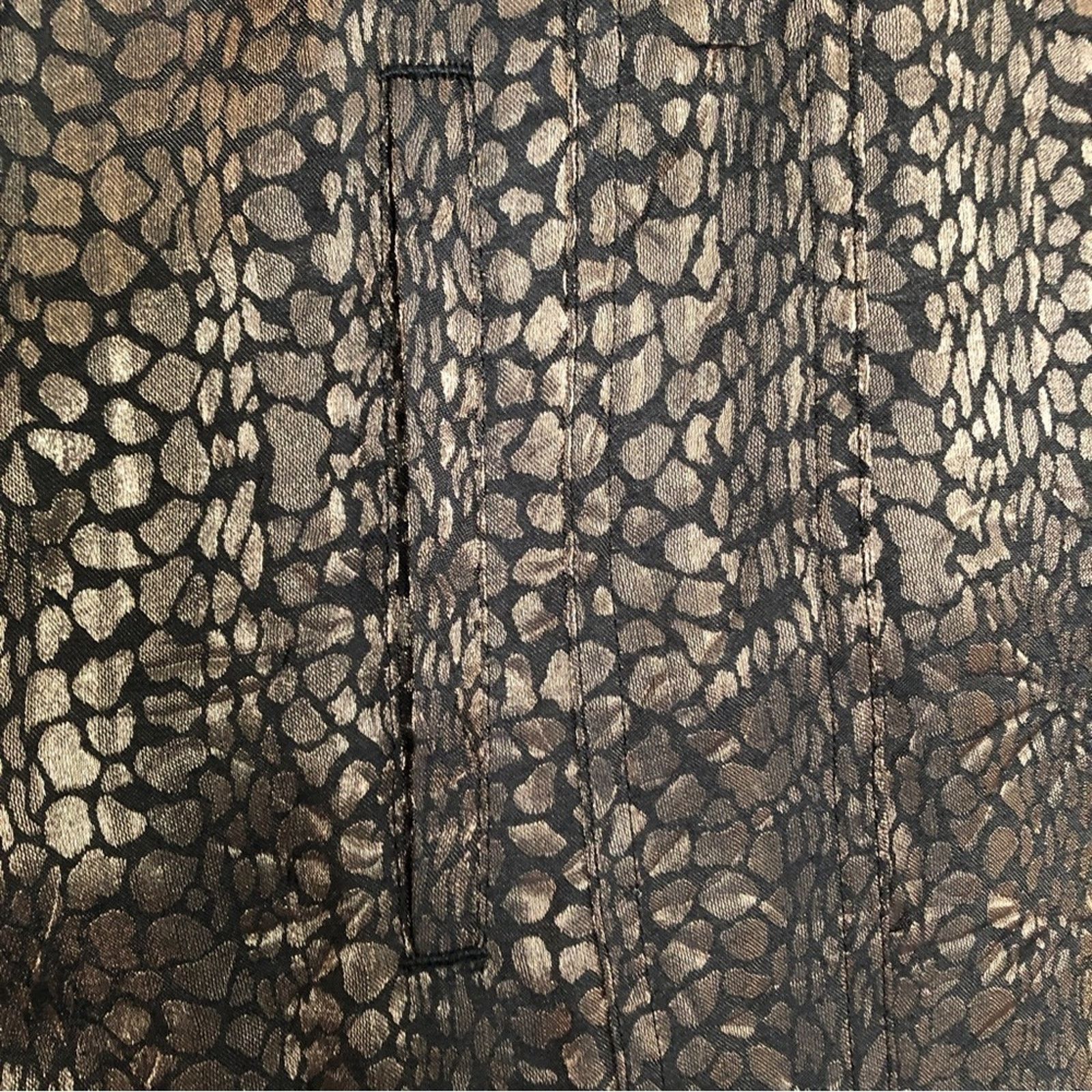 Chicos Chico's Leopard Metallic Black Gold Button Blouse Shirt Top Size M / US 6-8 / IT 42-44 - 4 Thumbnail