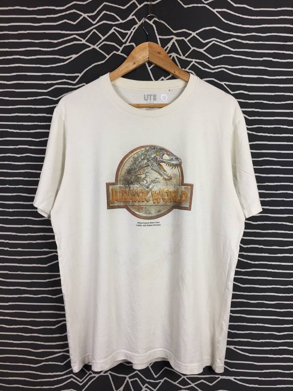 Uniqlo Jurassic World X Hajime Sorayama UT Uniqlo Tee Size US L / EU 52-54 / 3 - 1 Thumbnail