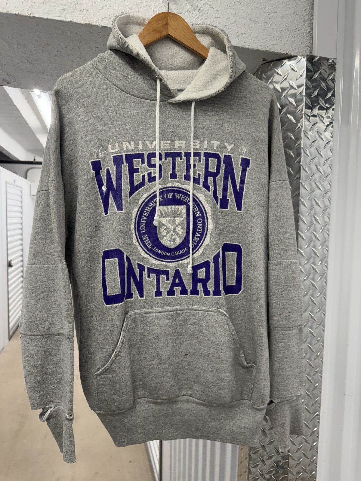 Vintage Vintage Distressed Western Ontario University Padded Hoodie Size US L / EU 52-54 / 3 - 1 Thumbnail