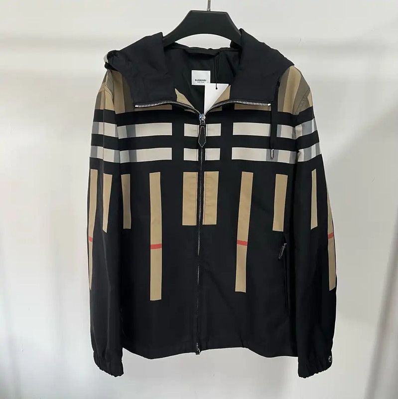 Burberry Burberry Khaki Men's Outerwear Jacket Size US S / EU 44-46 / 1 - 1 Thumbnail