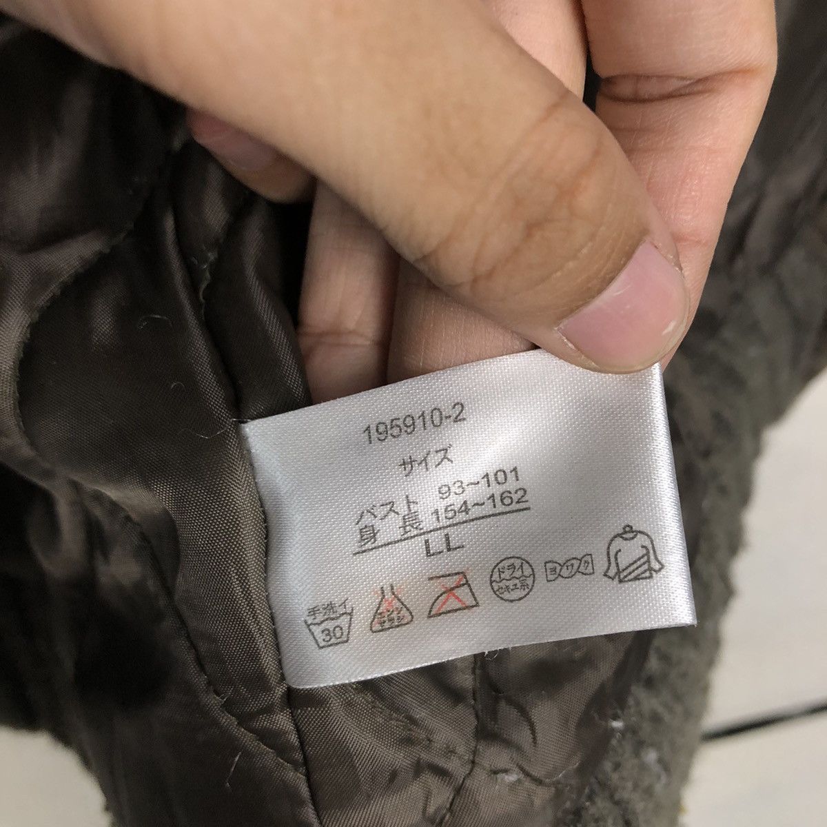 Japanese Brand Vintage Sky Bomber Faux Fur Trim Military Grid Jacket Size US L / EU 52-54 / 3 - 22 Thumbnail