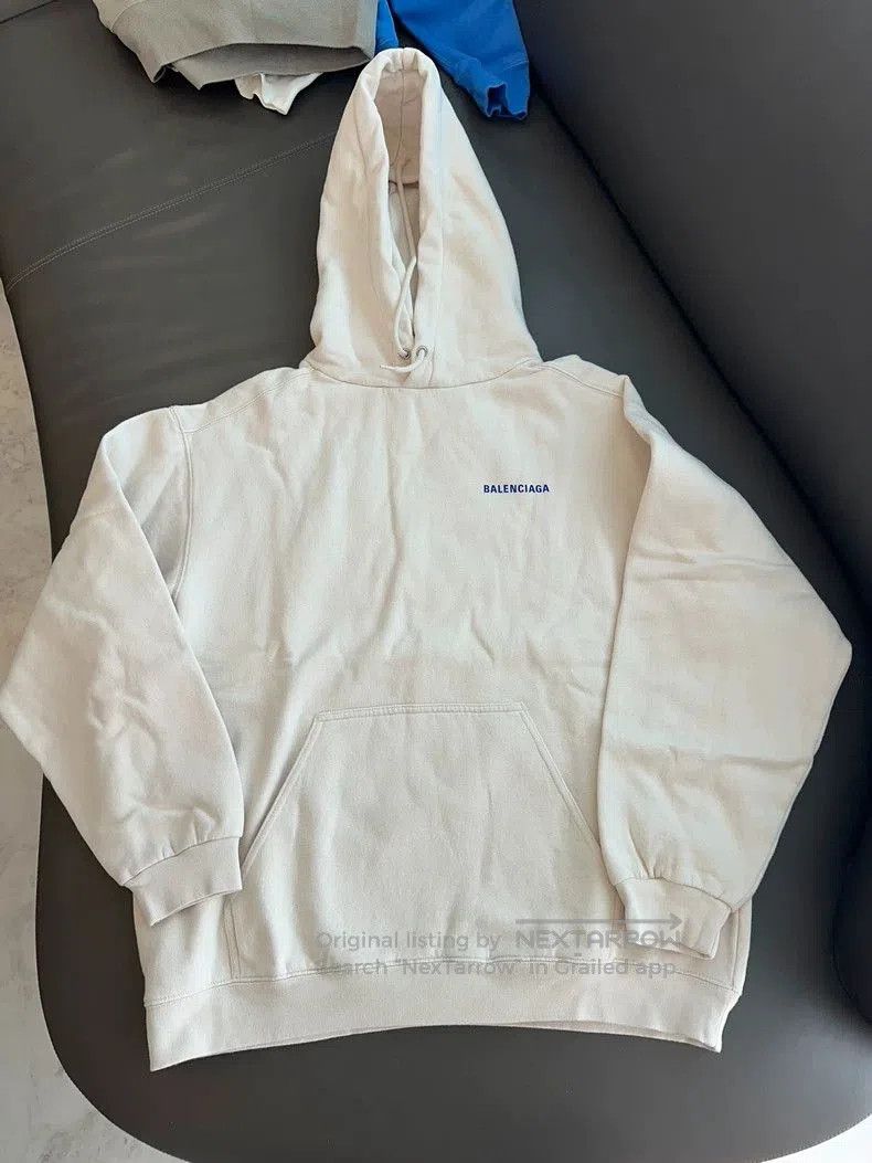 Balenciaga Balenciaga small logo letters behind hoodie. Size US M / EU 48-50 / 2 - 2 Thumbnail