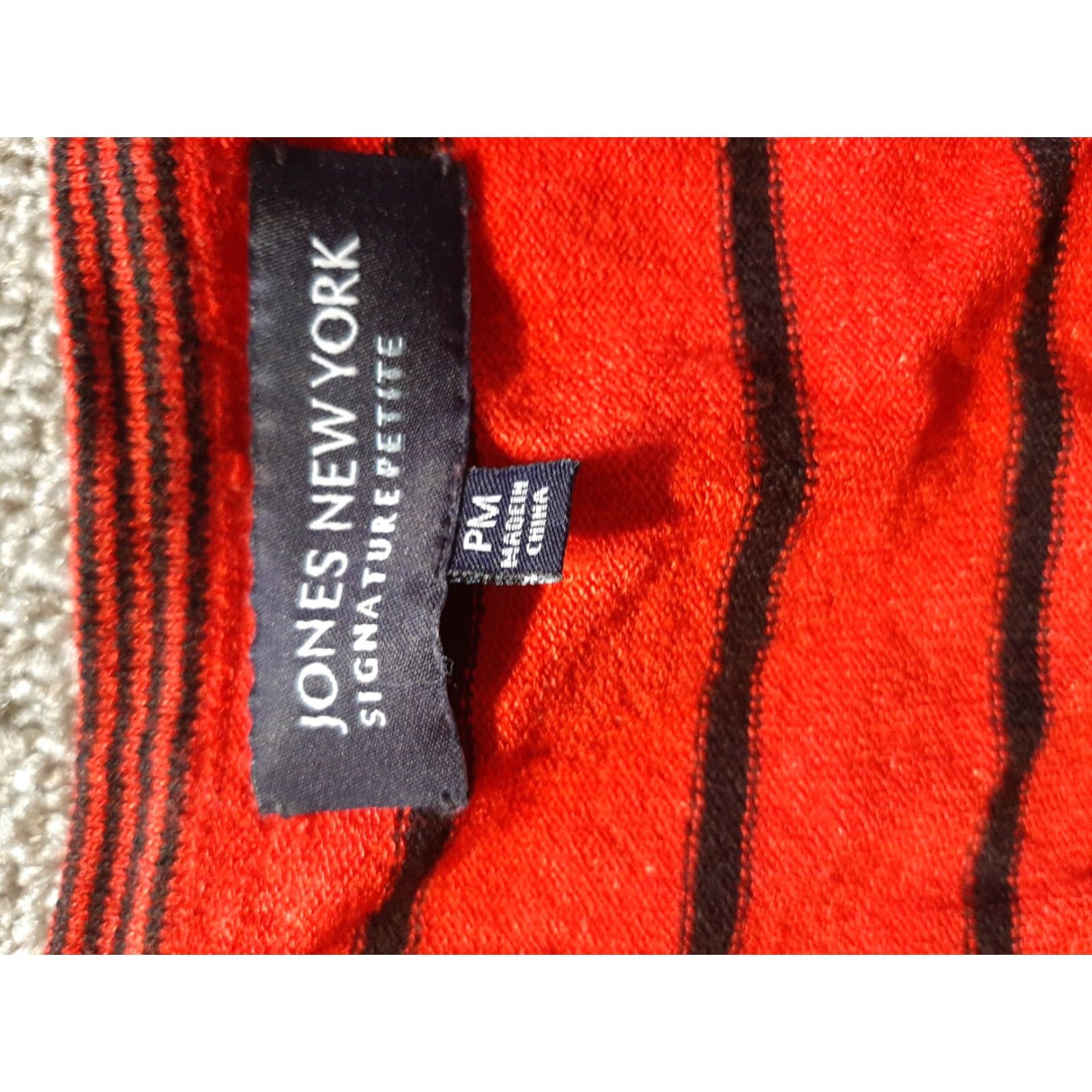 Jones New York VINTAGE Jones New York Womens Sweater Petite PM Red Knit Sleeveless Cable-Knit Plaid Pullover Small? Size M / US 6-8 / IT 42-44 - 3 Thumbnail