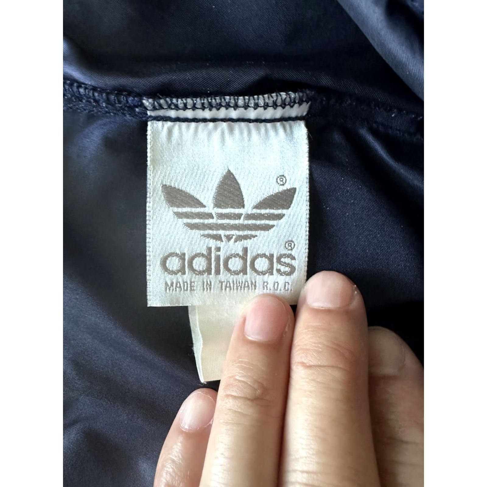 Adidas VINTAGE Adidas Track Pants Men Size XL Blue Windbreaker Baggy 80s Made In Taiwan Size US 36 / EU 52 - 3 Thumbnail