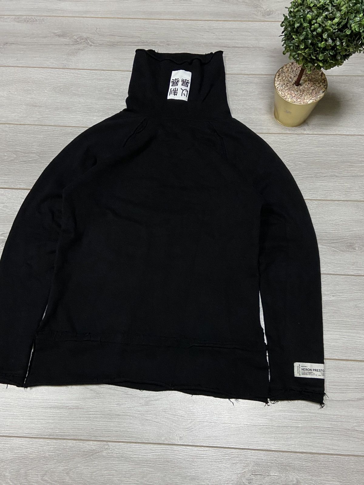 Heron Preston × Vintage Heron Preston Hieroglyph vintage turtle neck sweate Size US L / EU 52-54 / 3 - 9 Thumbnail