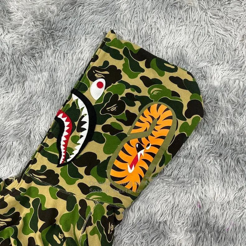 Bape BAPE Green Camo Shark Zip Hoodie. Size US XXL / EU 58 / 5 - 3 Thumbnail