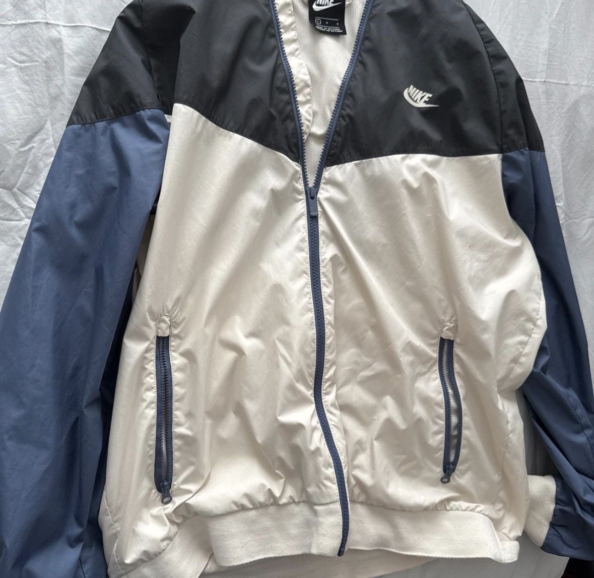 Nike Nike Windbreaker Limited Edition Blue and Cream Colorway Size US L / EU 52-54 / 3 - 3 Thumbnail