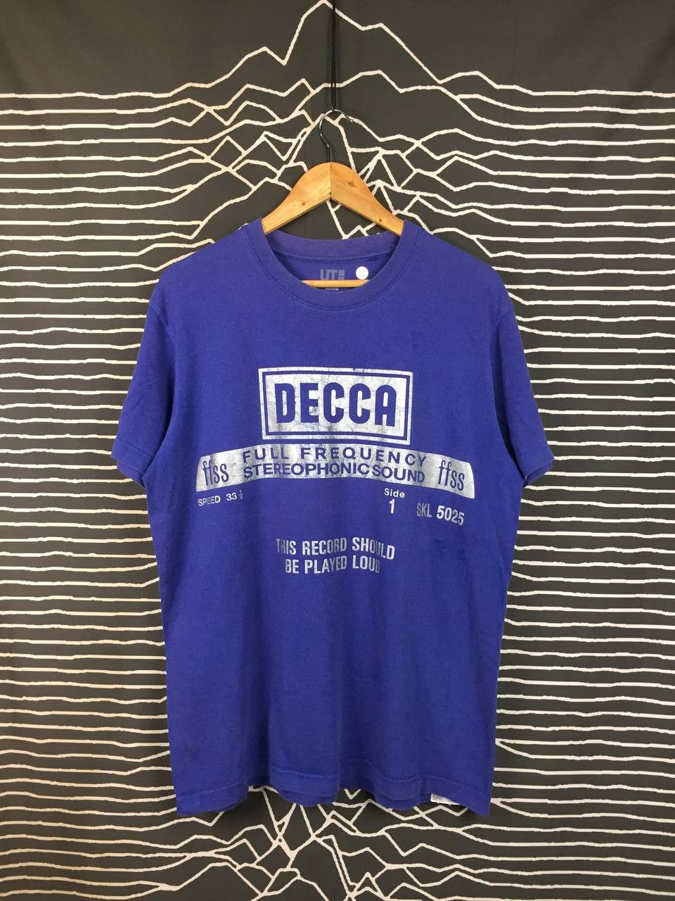 Uniqlo Uniqlo x Decca Records Groove Makers Collection Tee Size XL Size US XL / EU 56 / 4 - 2 Thumbnail