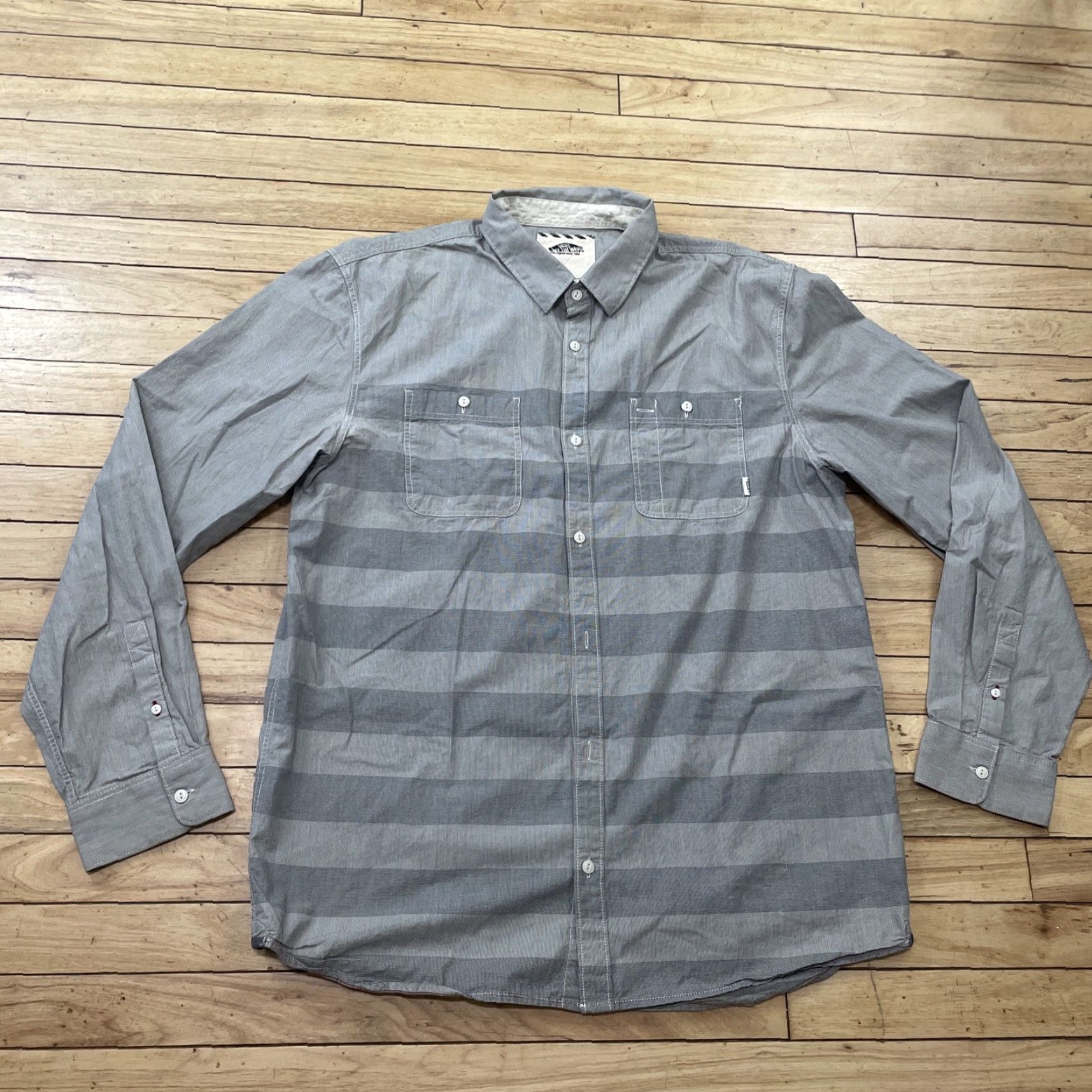 Vans VANS Shirt Men XL Gray Striped Skater SoCal Beach White Tab Button Shirt XL Reg Mens Size US XL / EU 56 / 4 - 2 Thumbnail
