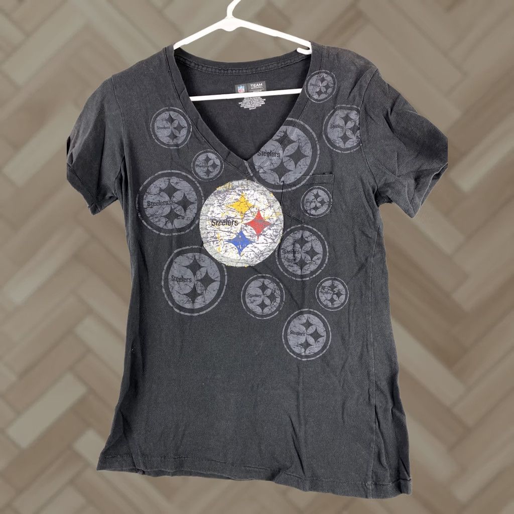 NFL Team NFL T Shirt Women's S Short Sleeve V-Neck Black Logo 100% Cotton Pullover Sports Shirt Womens Size S / US 4 / IT 40 - 1 Thumbnail