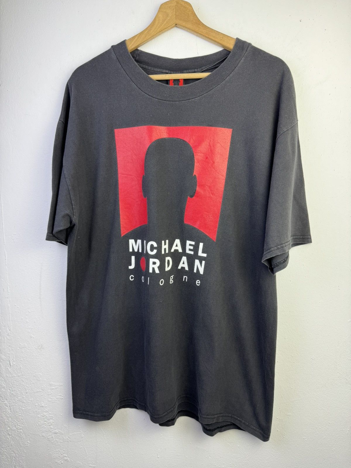 Vintage vintage 90's Michael Jordan Cologne promo T-shirt in black Size US L / EU 52-54 / 3 - 3 Thumbnail