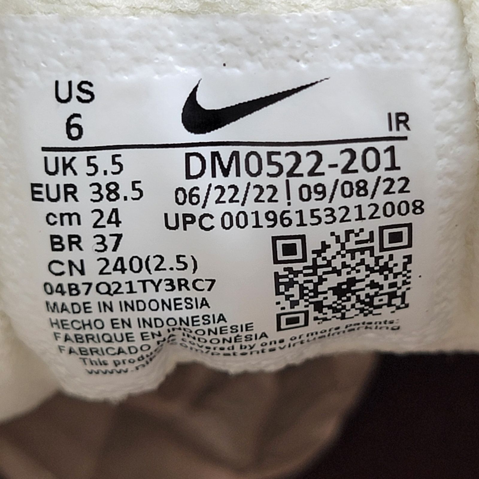 Nike Nike Air Trainer 1 Valentine's Day-Sz 6-DM0522 201 (187) Size US 6 / EU 39 - 9 Thumbnail