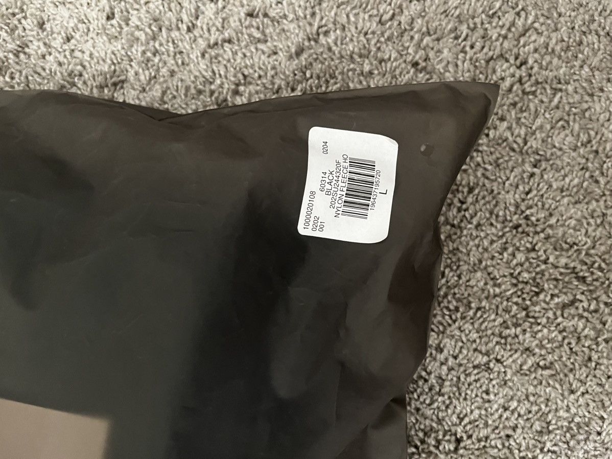 Fear of God Fear of God Essentials Black Pullover Nylon Hoodie L NWT Size US L / EU 52-54 / 3 - 12 Thumbnail