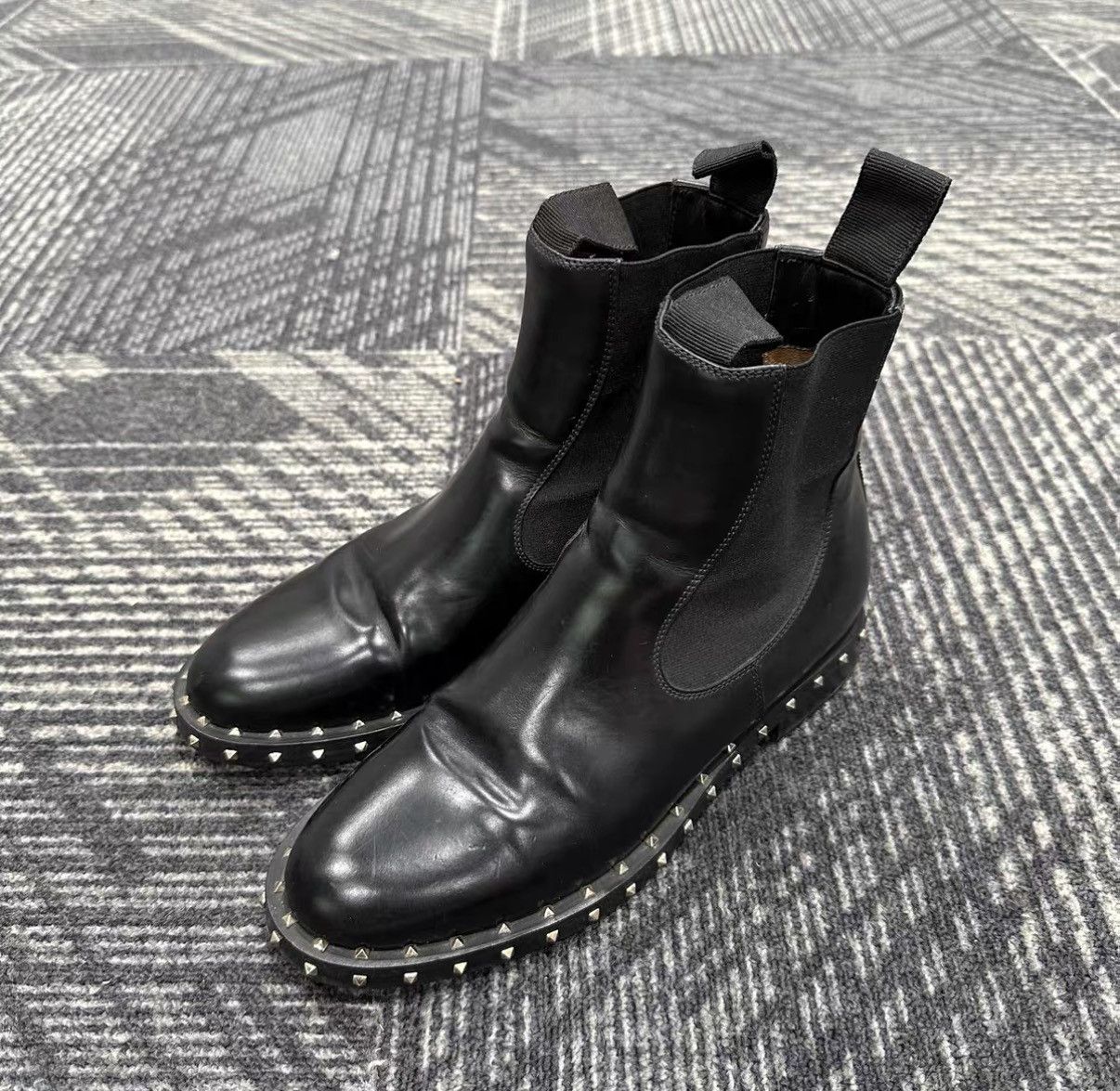 Valentino Valentino Rockstud Chelsea Ankle Boots J42 Size US 4.5 / IT 34.5 - 1 Thumbnail