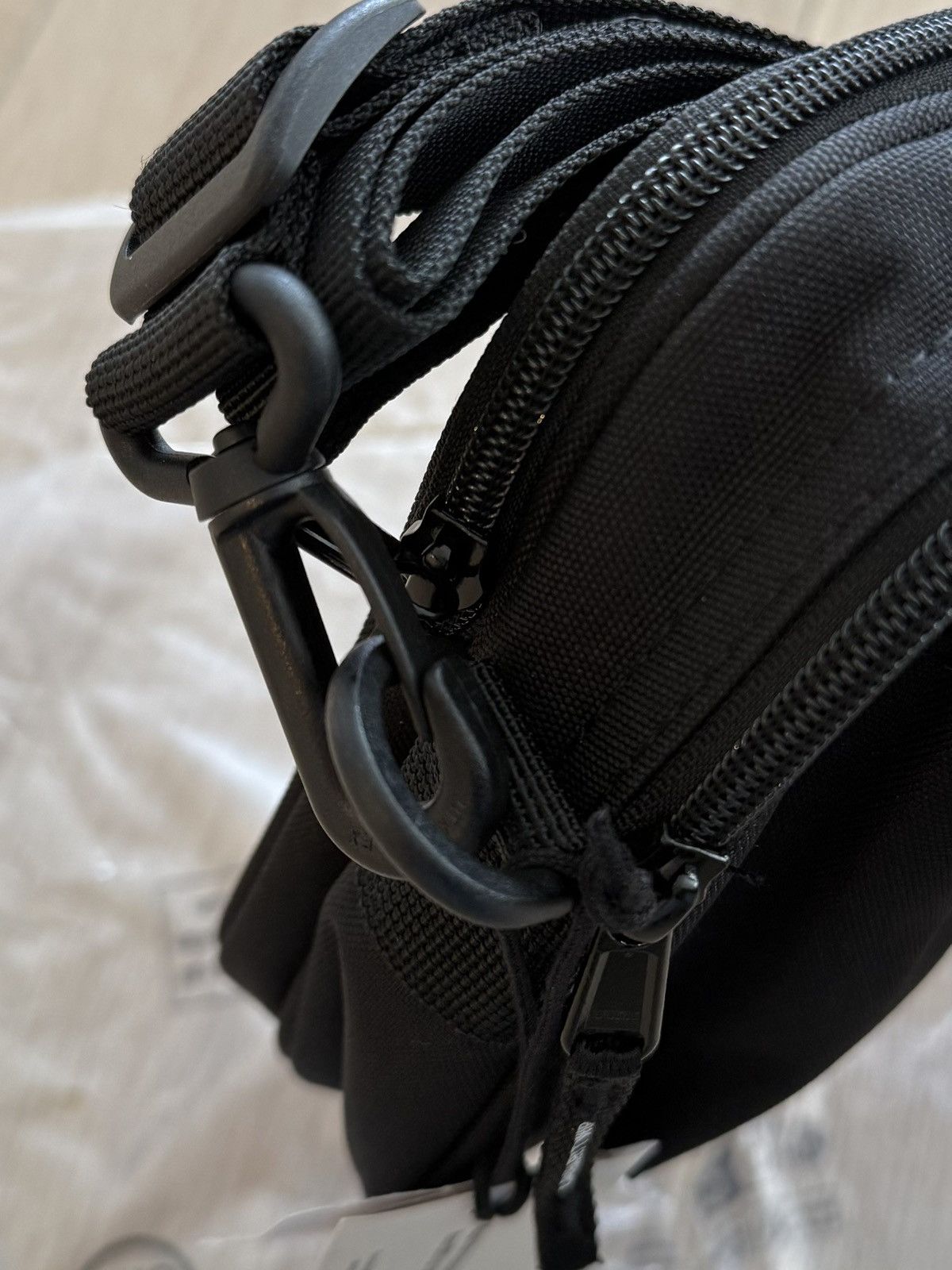 Carhartt Carhartt Wip Essentials Shoulder Bag Black Size ONE SIZE - 8 Thumbnail
