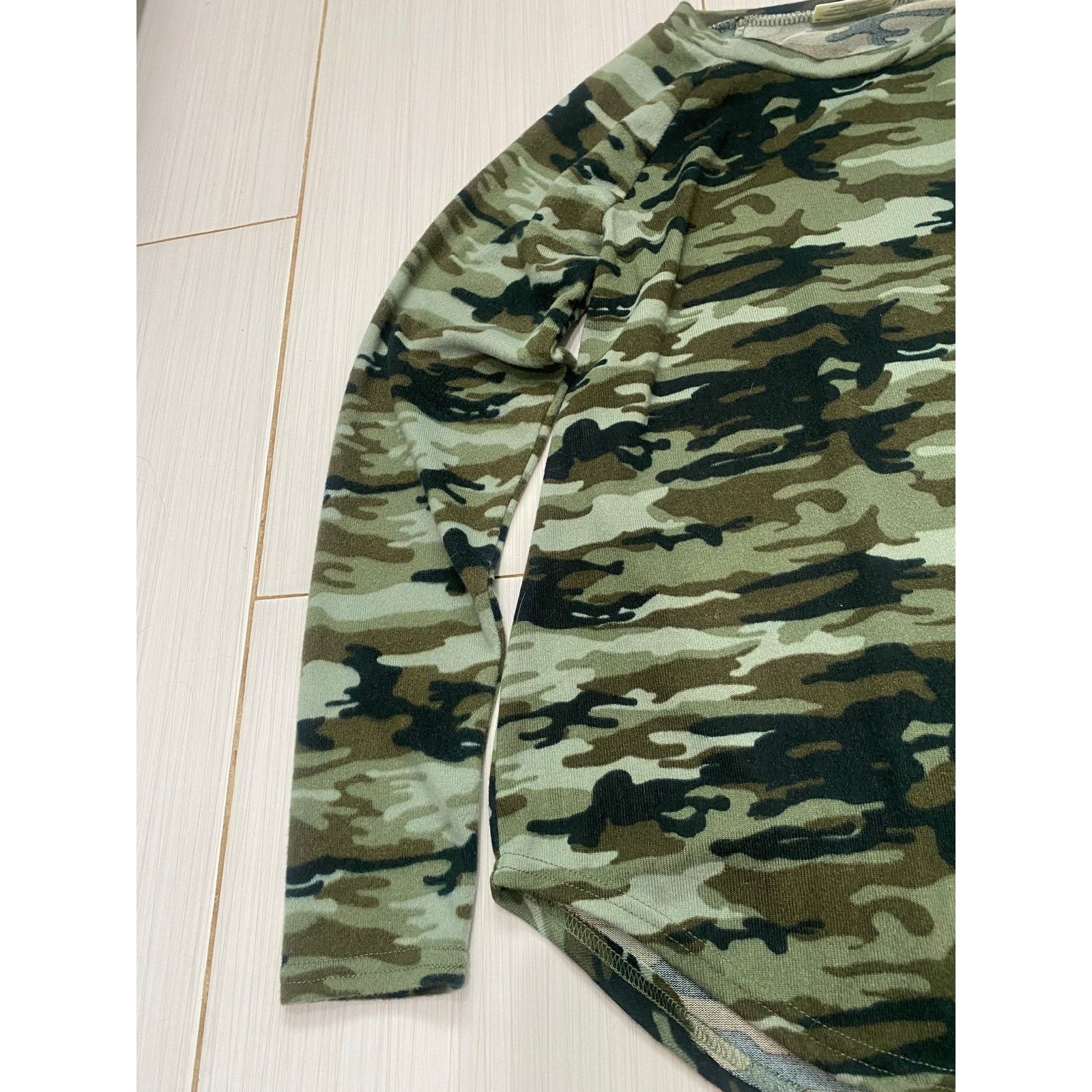 Other NWT Bobbie Brooks Camo Long Sleeve Crew Neck Super Cozy Top Size M / US 6-8 / IT 42-44 - 3 Thumbnail