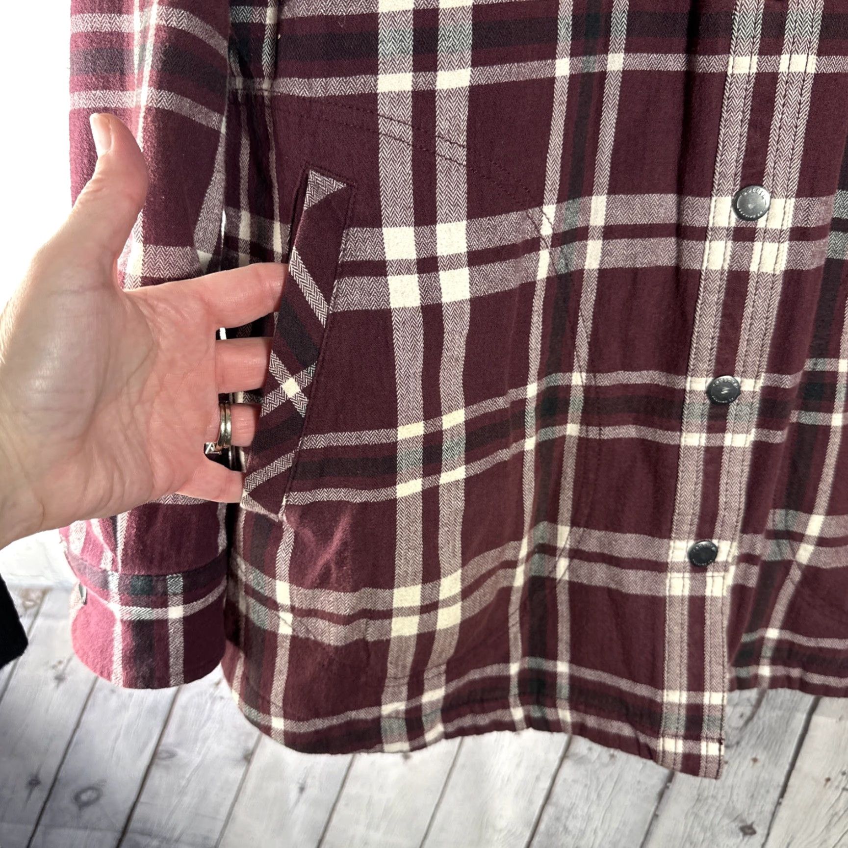 Vintage Duluth Shacket Women L Plaid Flannel Shirt Jacket Burgundy Lined Polyester Snap Collared Pockets Casual Workwear Logo Vintage No Size L / US 10 / IT 46 - 3 Thumbnail