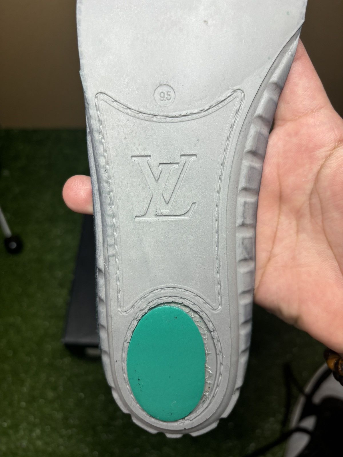 Louis Vuitton Louis Vuitton rivoli sneaker Size US 10 / EU 43 - 15 Thumbnail