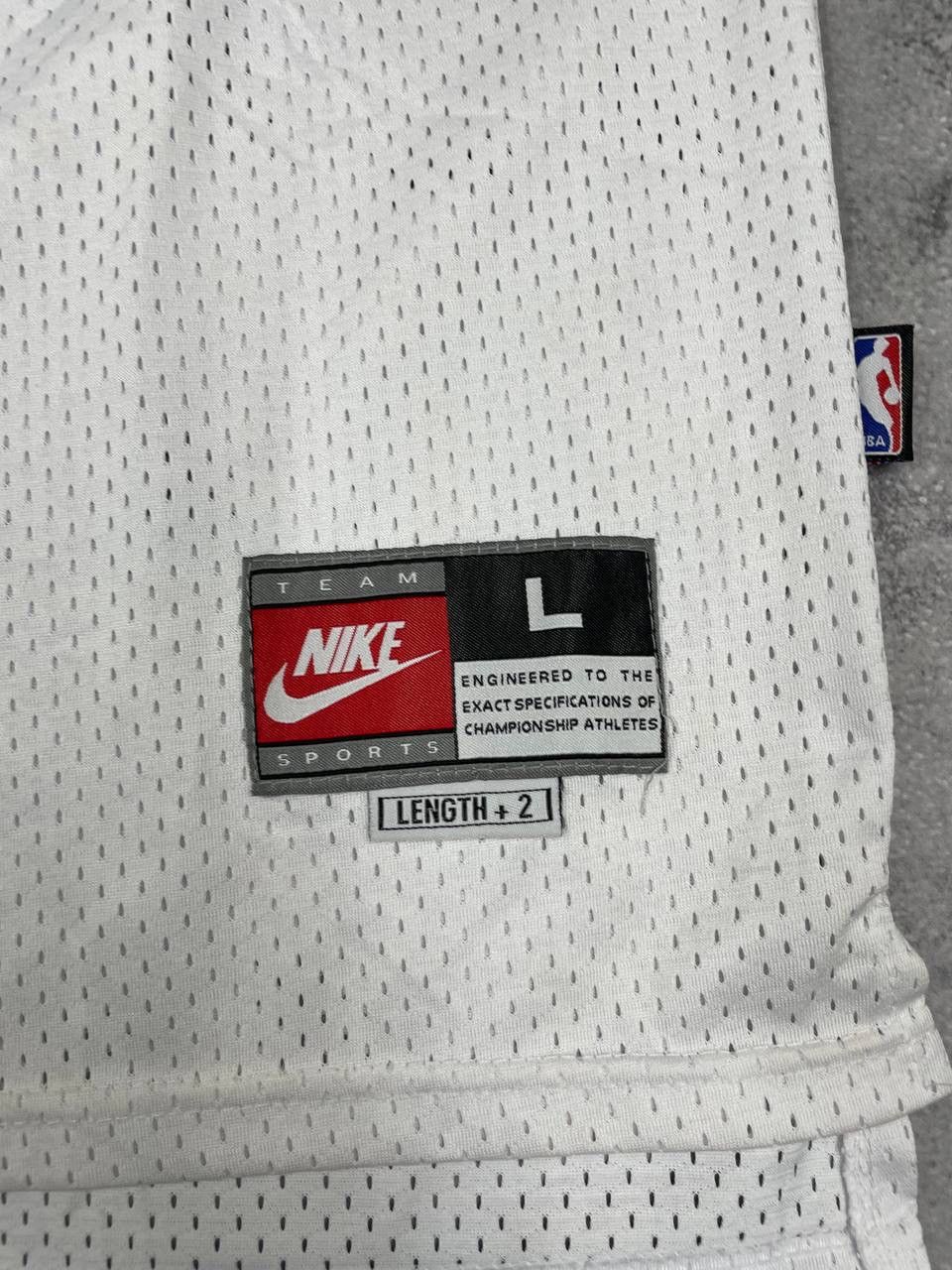 Nike Michael Jordan Nike Home 1997/98 Basketball Jersey White Size US L / EU 52-54 / 3 - 3 Thumbnail