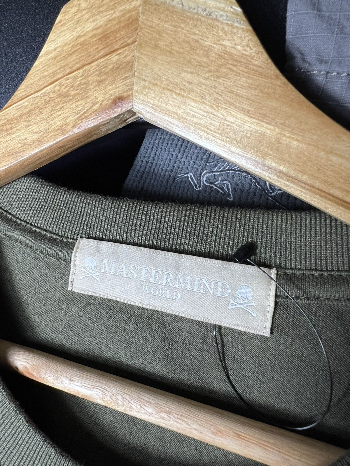 Mastermind World 💀 Y2K Mastermind World Rare Olive Green Skull Logo Tee L Size US L / EU 52-54 / 3 - 10 Thumbnail