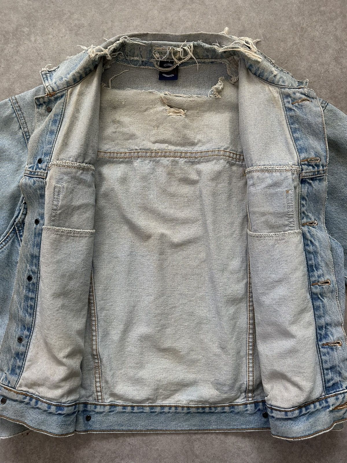 Vintage Vintage Sting Denim Jacket Thrashed Distressed Unique Rare Size US L / EU 52-54 / 3 - 6 Thumbnail