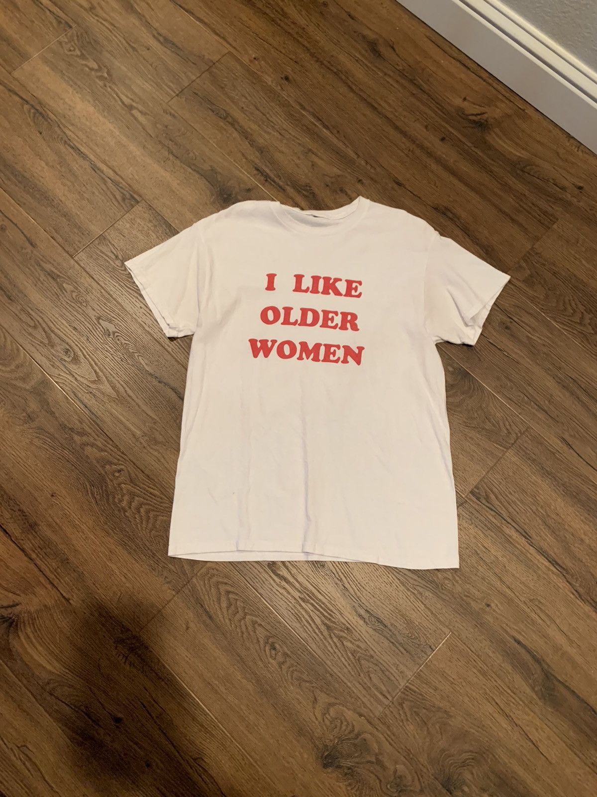 Hot Topic “I Like Older Women” Shirt Size US M / EU 48-50 / 2 - 1 Thumbnail