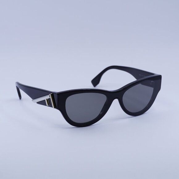 Fendi Fendi FE40135I 01A Sunglasses Shiny Black Cat Eye Frame Size ONE SIZE - 2 Thumbnail