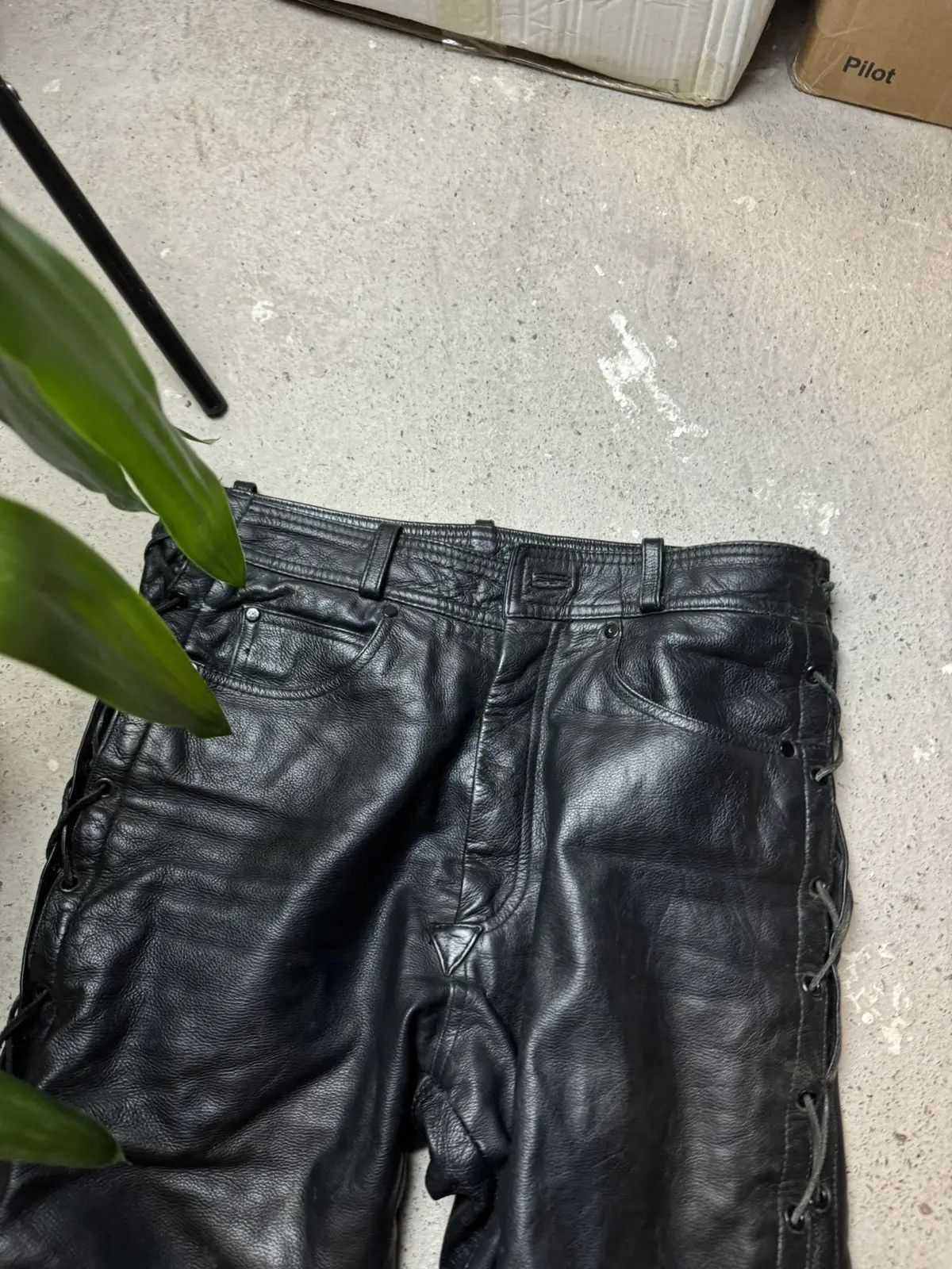 Vintage Vintage Y2K Leather Punk Biker Hearts Style Motorcycle Pants Size US 33 - 5 Thumbnail