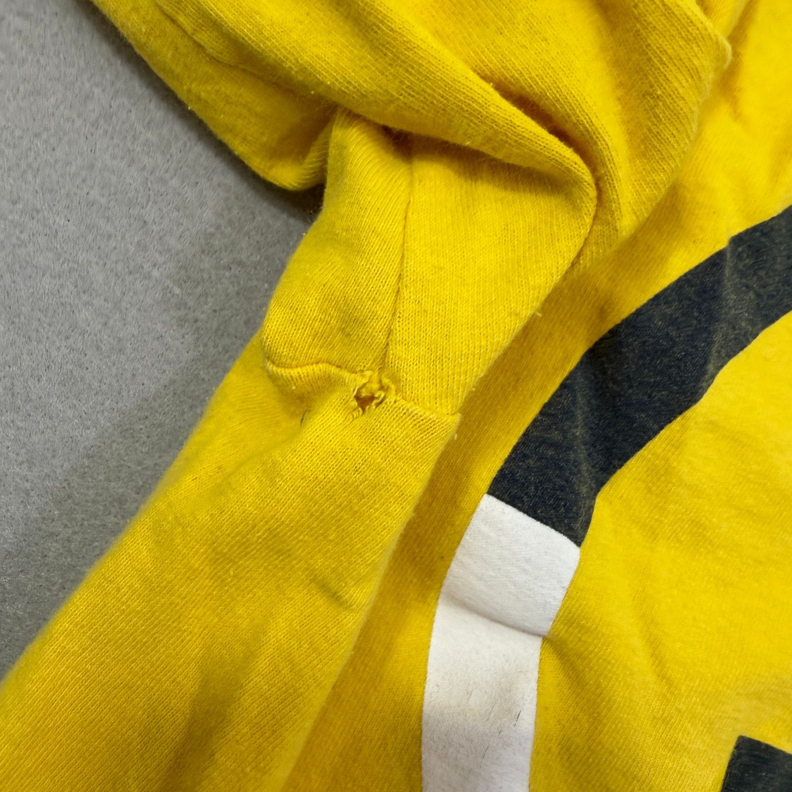 Nike Vintage Nike Michigan Wolverines Long Sleeve Shirt Medium Size US M / EU 48-50 / 2 - 8 Thumbnail