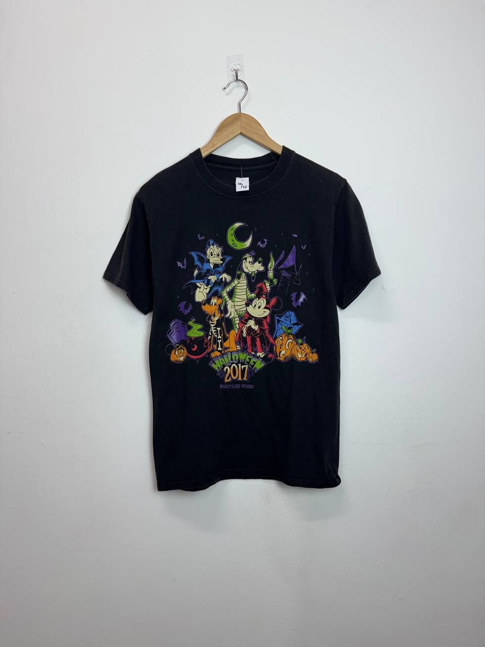 Disney DISNEY HALLOWEEN 2017 Size US M / EU 48-50 / 2 - 1 Thumbnail