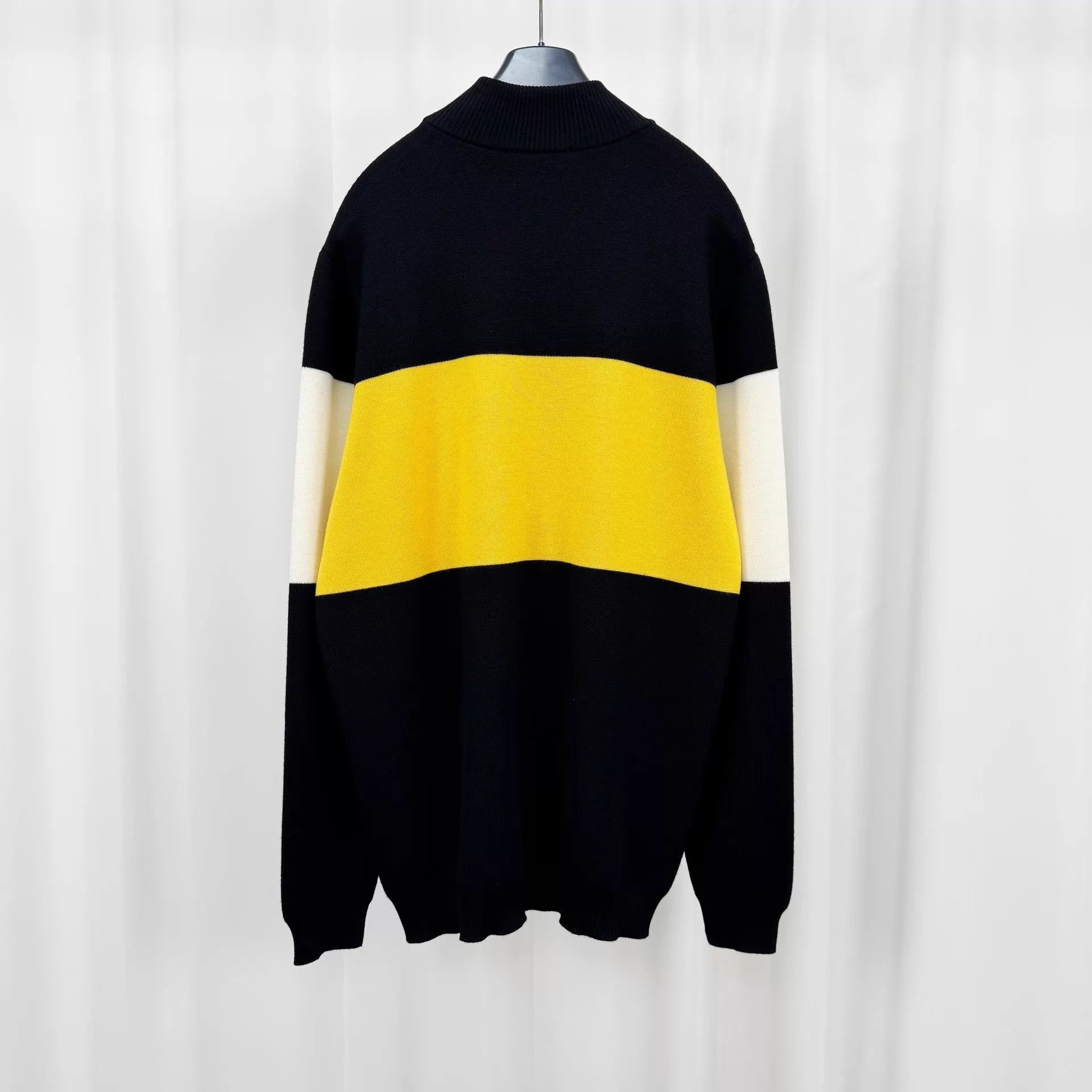 Fendi Fendi Printed Logo Wool Knit Pullover Size 56 99 New Size US XL / EU 56 / 4 - 2 Thumbnail