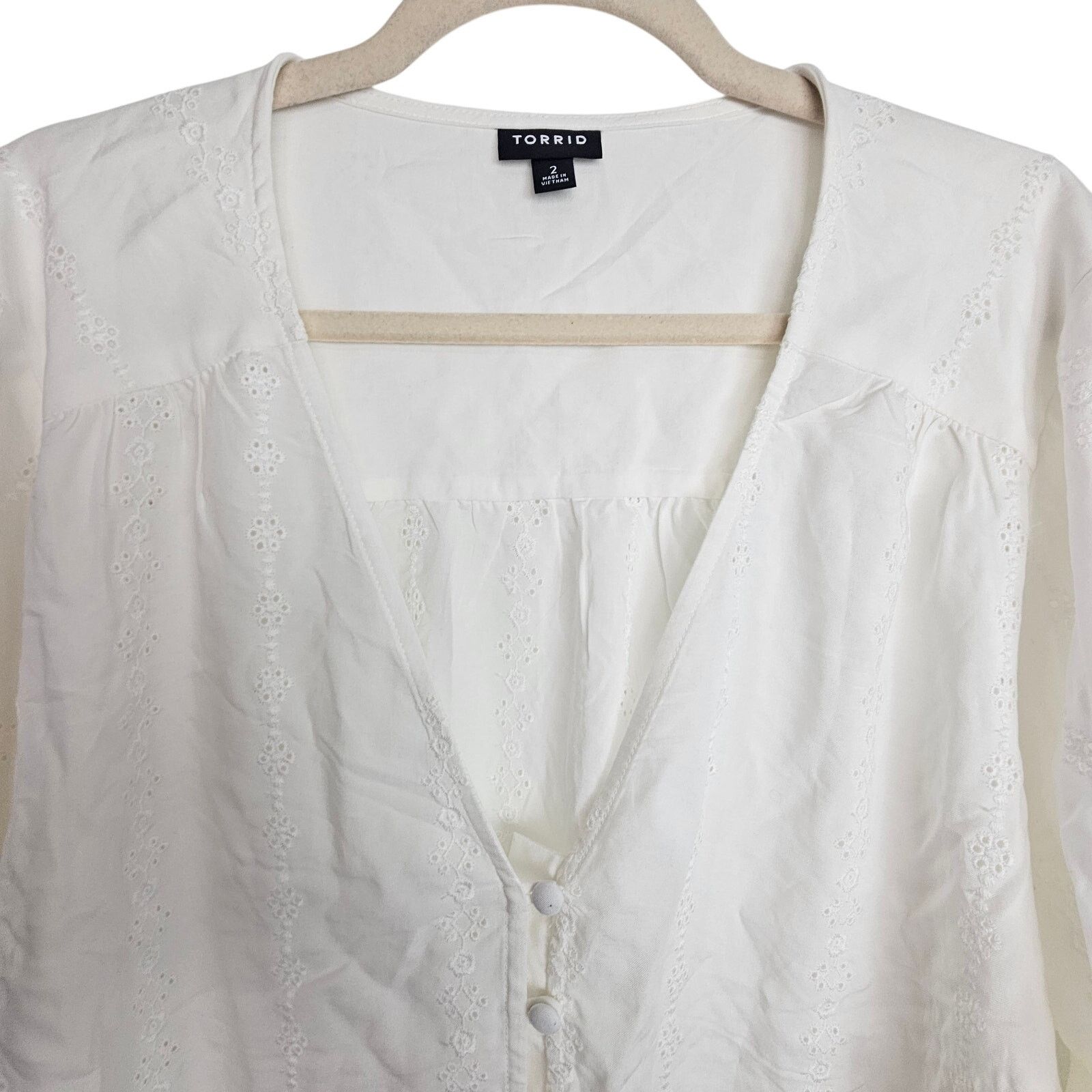 Torrid Torrid Eyelet Smocked Cuff Button Blouse Plus Size 2X Career Size XXL / US 16-18 / IT 52-54 - 2 Thumbnail