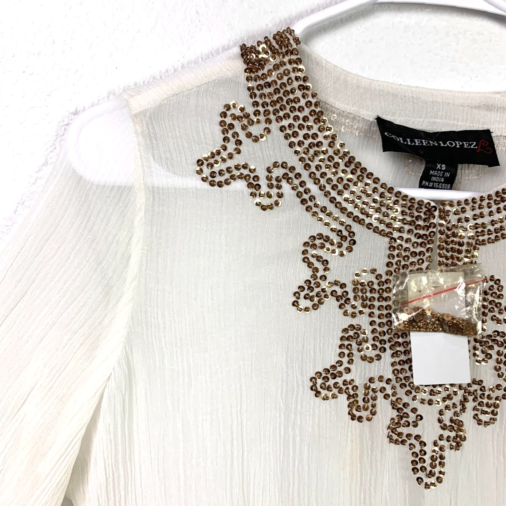 Vintage Colleen Lopez Embellished Sequin Resort Wear Tunic Shirt XS NWT White Party/Cocktail Casual Blouse Womens XS Sequin Accessories NWT Size XS / US 0-2 / IT 36-38 - 3 Thumbnail