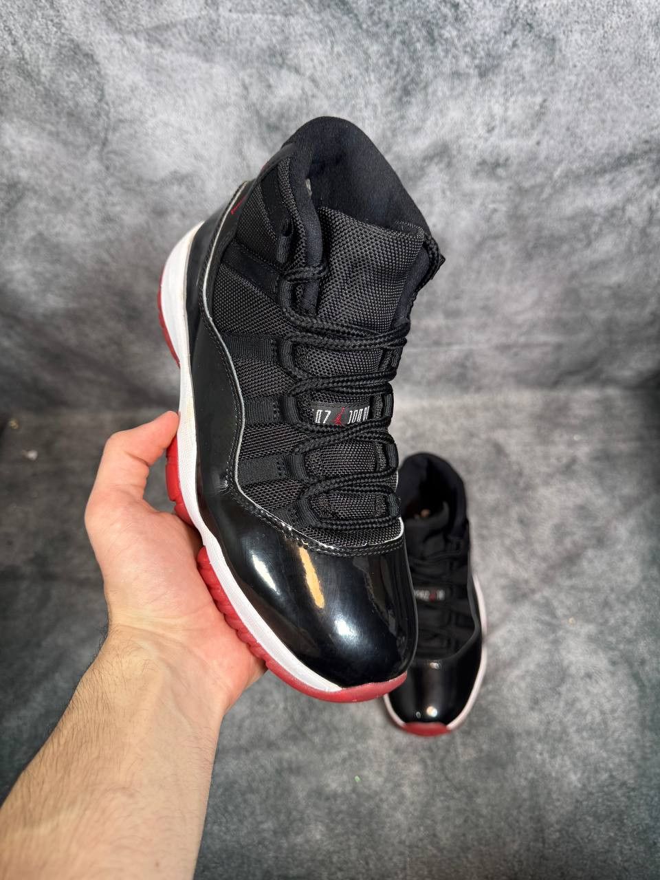 Jordan Brand Size 7 | Jordan 11 Bred Box | Pre-Owned Size US 7 / EU 40 - 1 Thumbnail