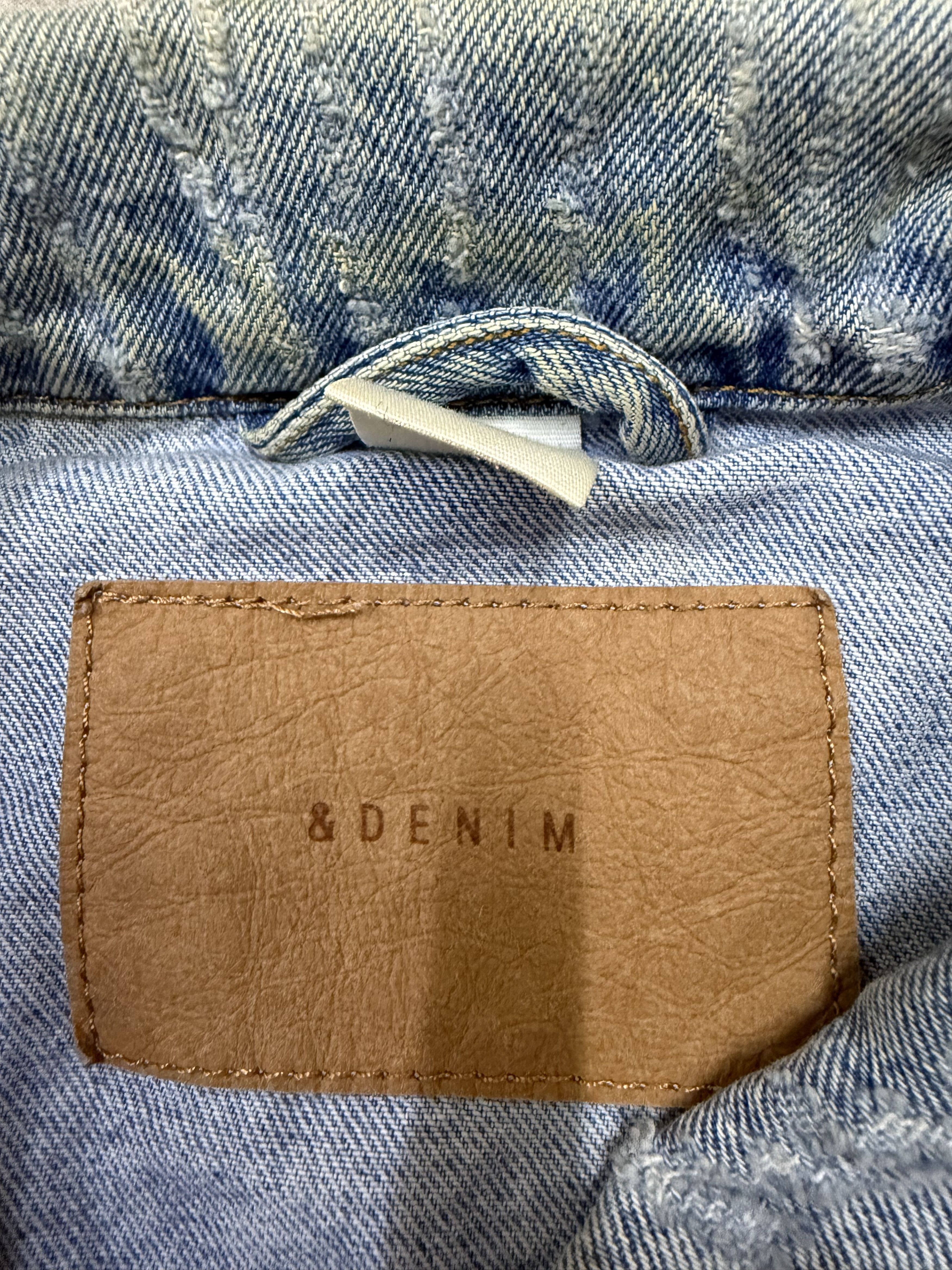 H&M & Denim Distressed Denim Jacket Size US M / EU 48-50 / 2 - 4 Thumbnail
